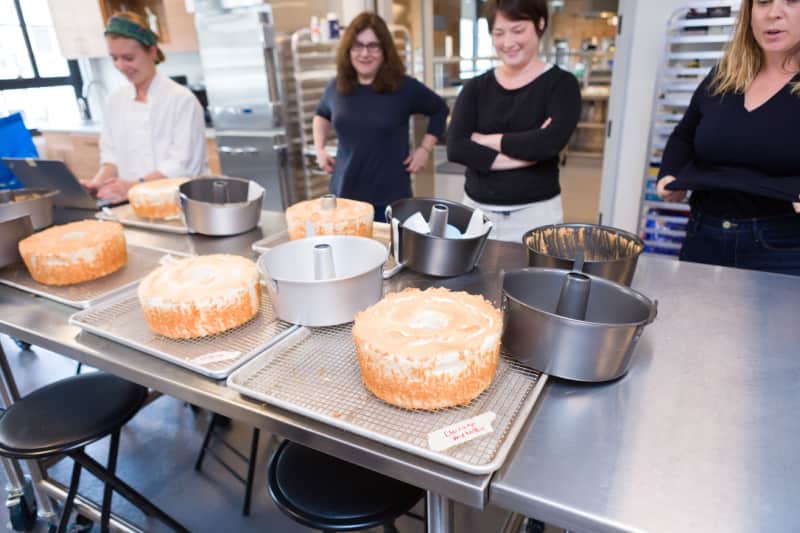 Tube cake pan top